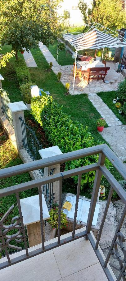 Lucic Guesthouse Цетине Экстерьер фото