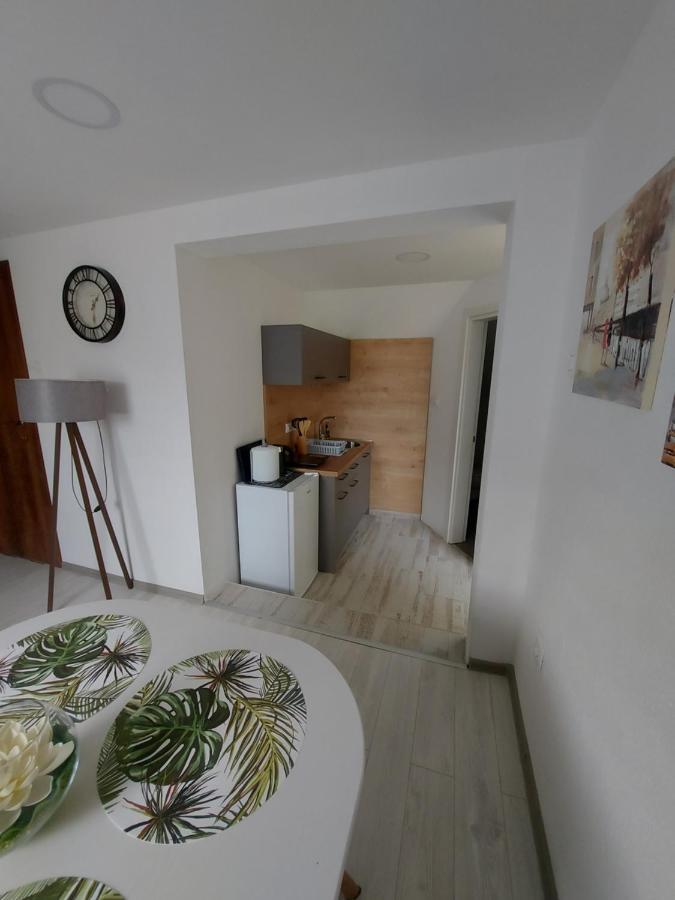 Lucic Guesthouse Цетине Экстерьер фото